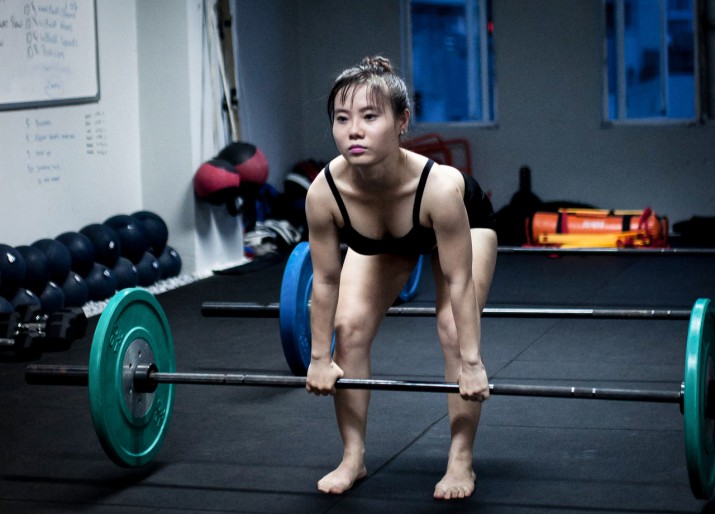 Does Lifting Weights Make Women Bulky?